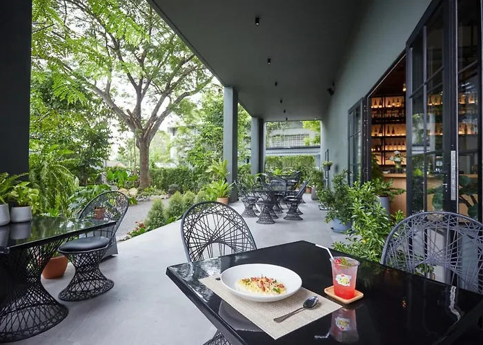 Centara Life Hotel