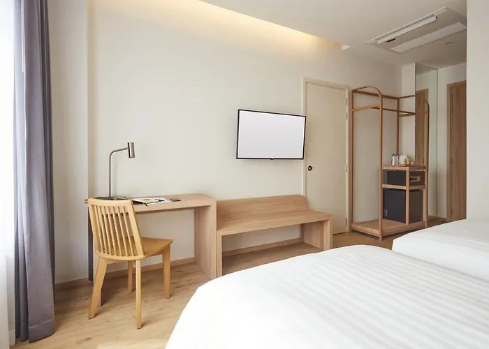 Centara Life Hotel 4*